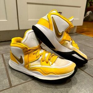 Nike yellow and gold size 13 Kylie Irving